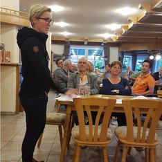 Die Fraktions- und Landesvorsitzende der Thüringer Linken, Susanne Hennig- Wellsow, nahm an der Kreismitgliederversammlung der Linken in Eisfeld teil.